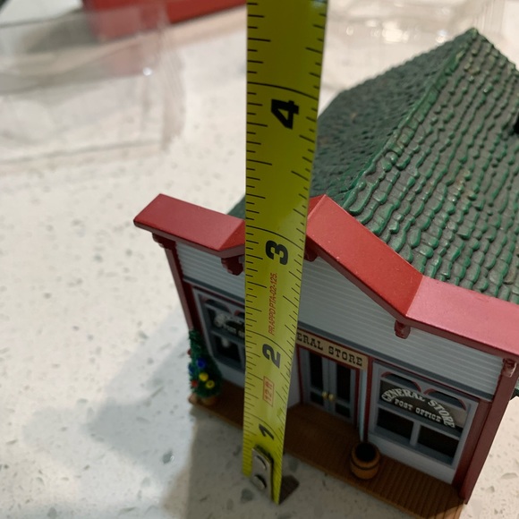 HO scale 1994 THE SARAH PLAIN & TALL COLLECTION "Mrs. Parkley's General Store" - Picture 10 of 12